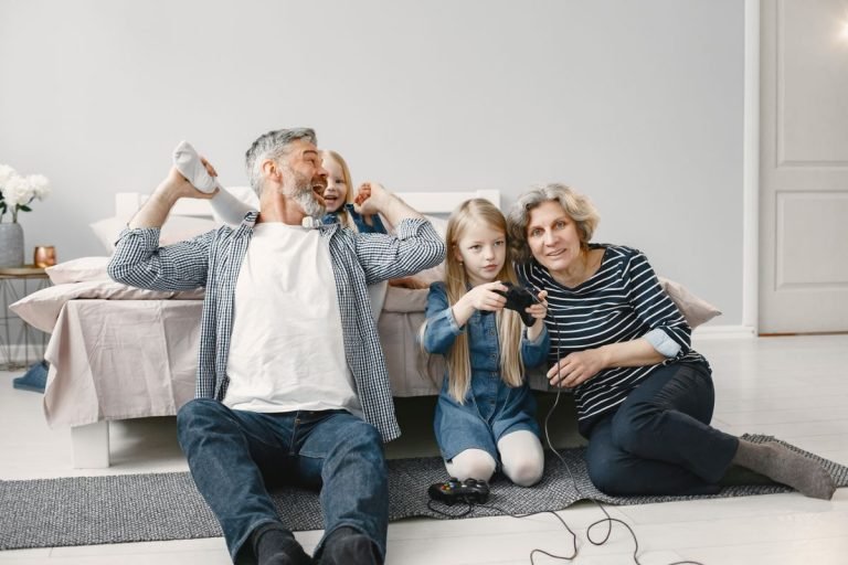 Consolas Nintendo Switch y PS5 para familias