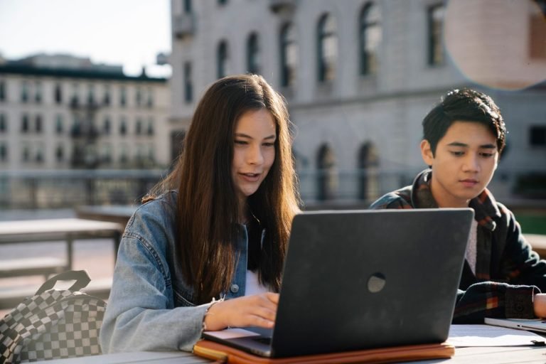 Laptops para estudiar online 2026
