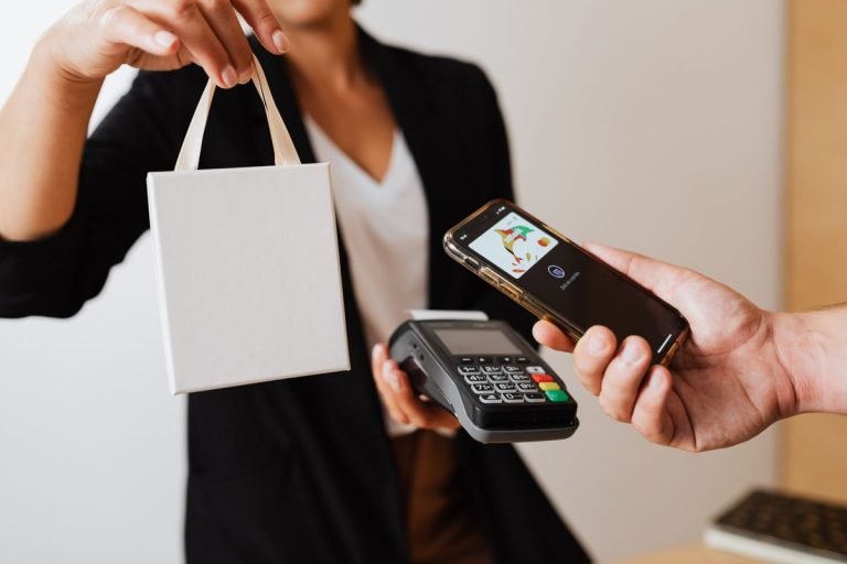 Pago móvil NFC en smartphone