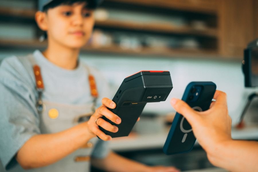 Pago sin contacto con smartphone y lector