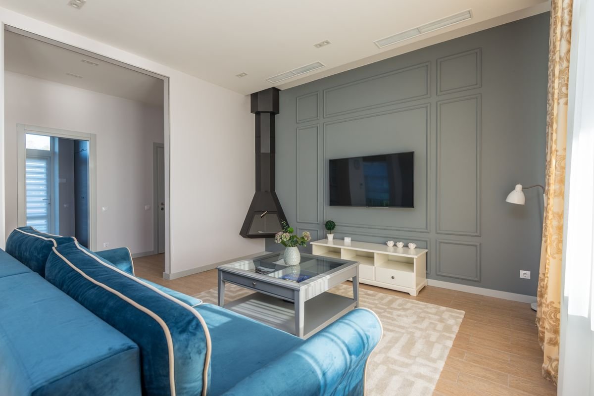 Sala de estar con TV OLED 2026